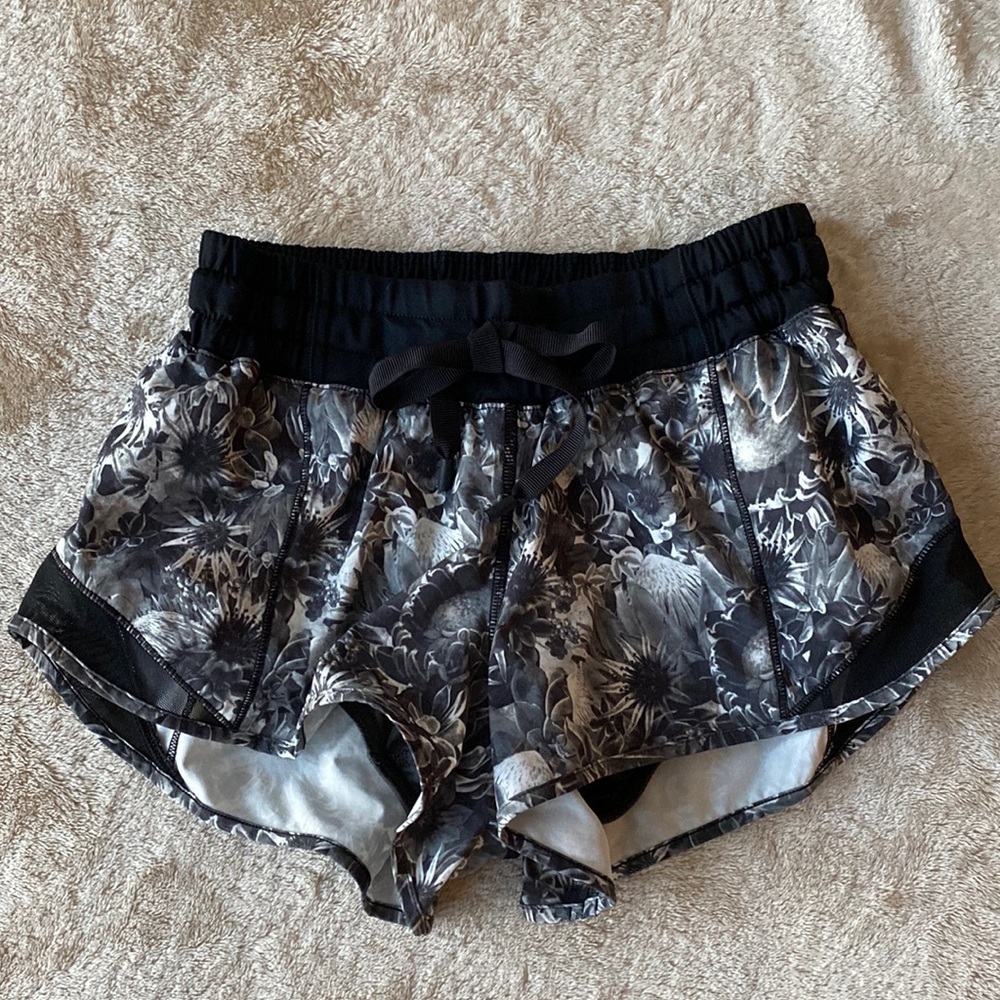 Lululemon floral print short